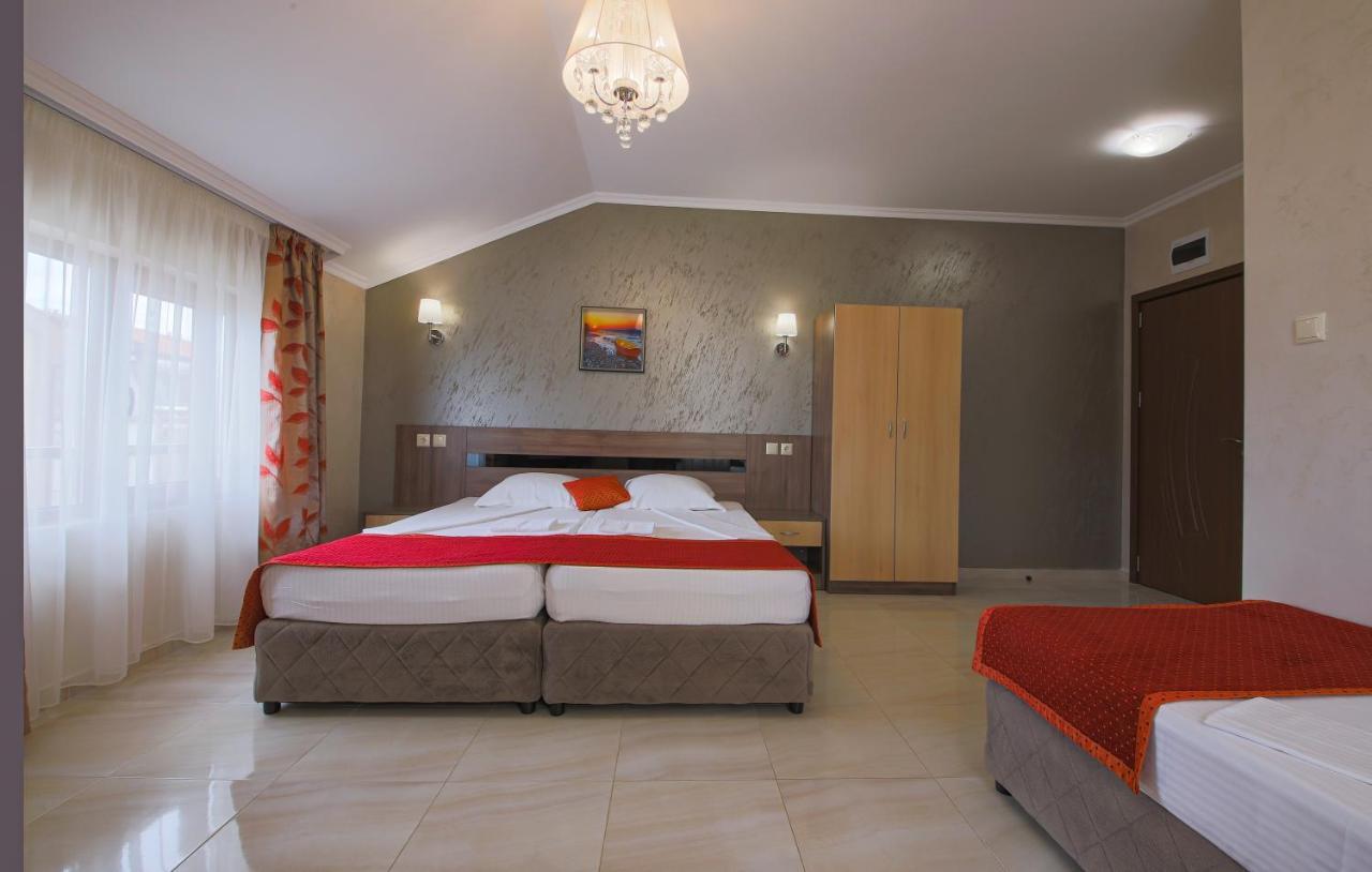 Guesthouse Phoenix Obzor Extérieur photo
